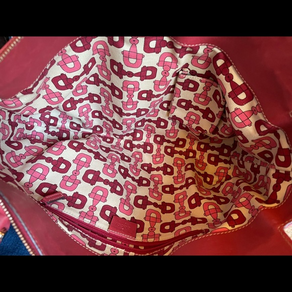 Authentic Gucci GG D Ring Abbey Calf Leather Bag in Red - Picture 6 of 12